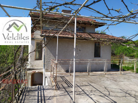 Hus Elin Pelin, region Sofia 4