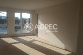 Продава 2-стаен град Пловдив Остромила - [1] 