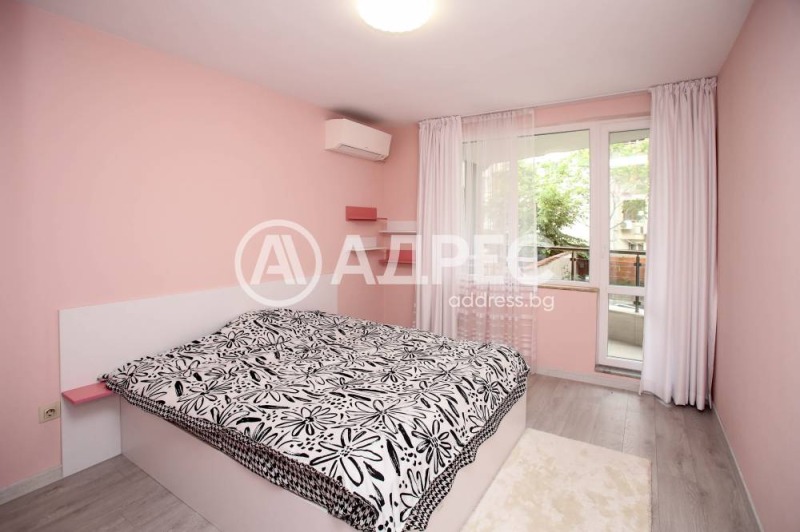 À vendre  2 chambres Sofia , Zona B-18 , 108 m² | 66269971