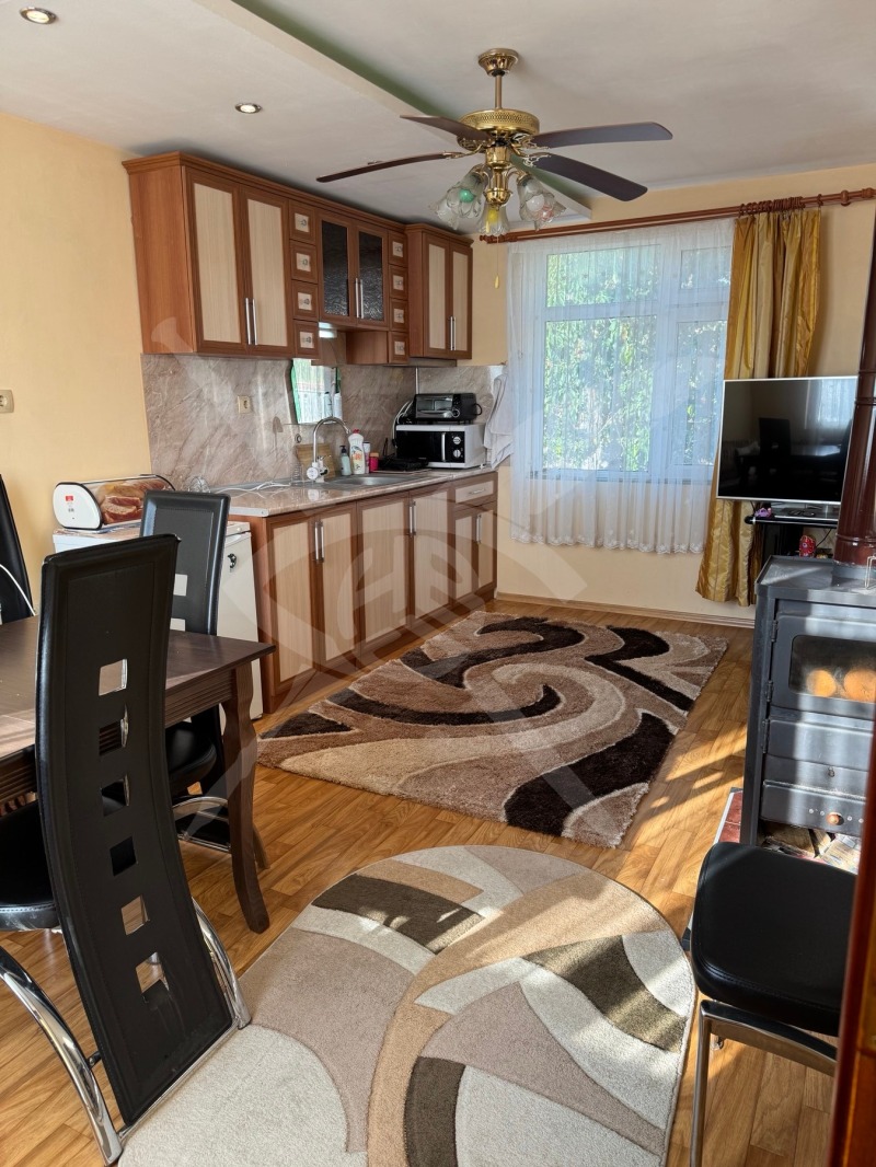 Продава КЪЩА, област Бургас, с. Скалак • 68000 € / 132996.44 лв. • 89290444 1