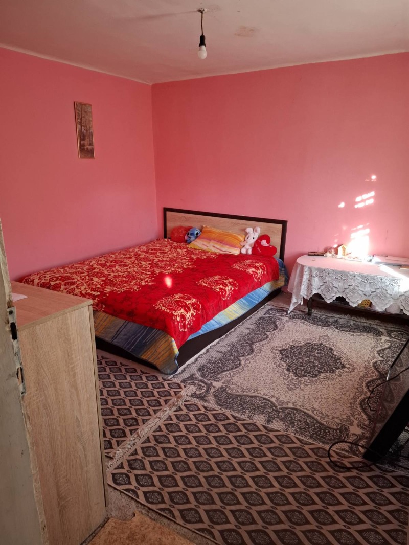 Продава КЪЩА, с. Горни Дъбник, област Плевен