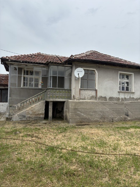 Продава КЪЩА, с. Момино село, област Пловдив, снимка 2 - Къщи - 54502634