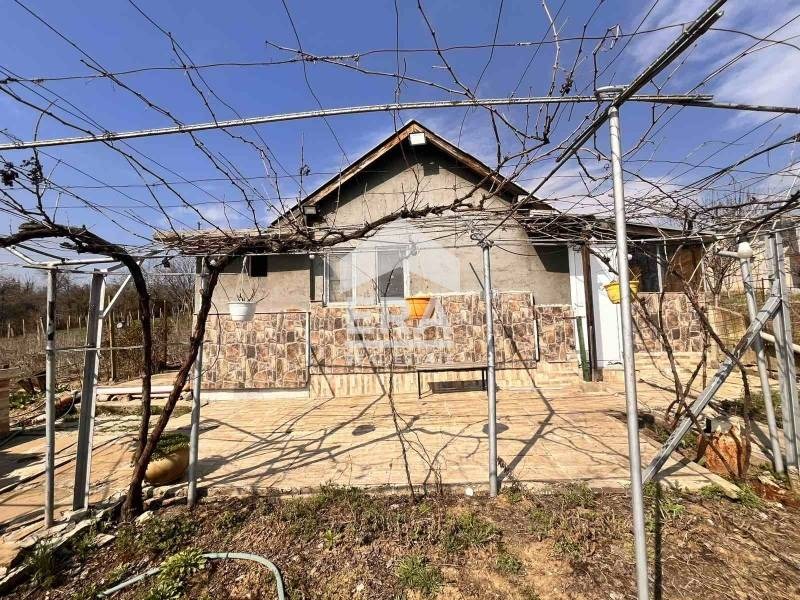 Продава КЪЩА, гр. Русе, в.з. Русофили