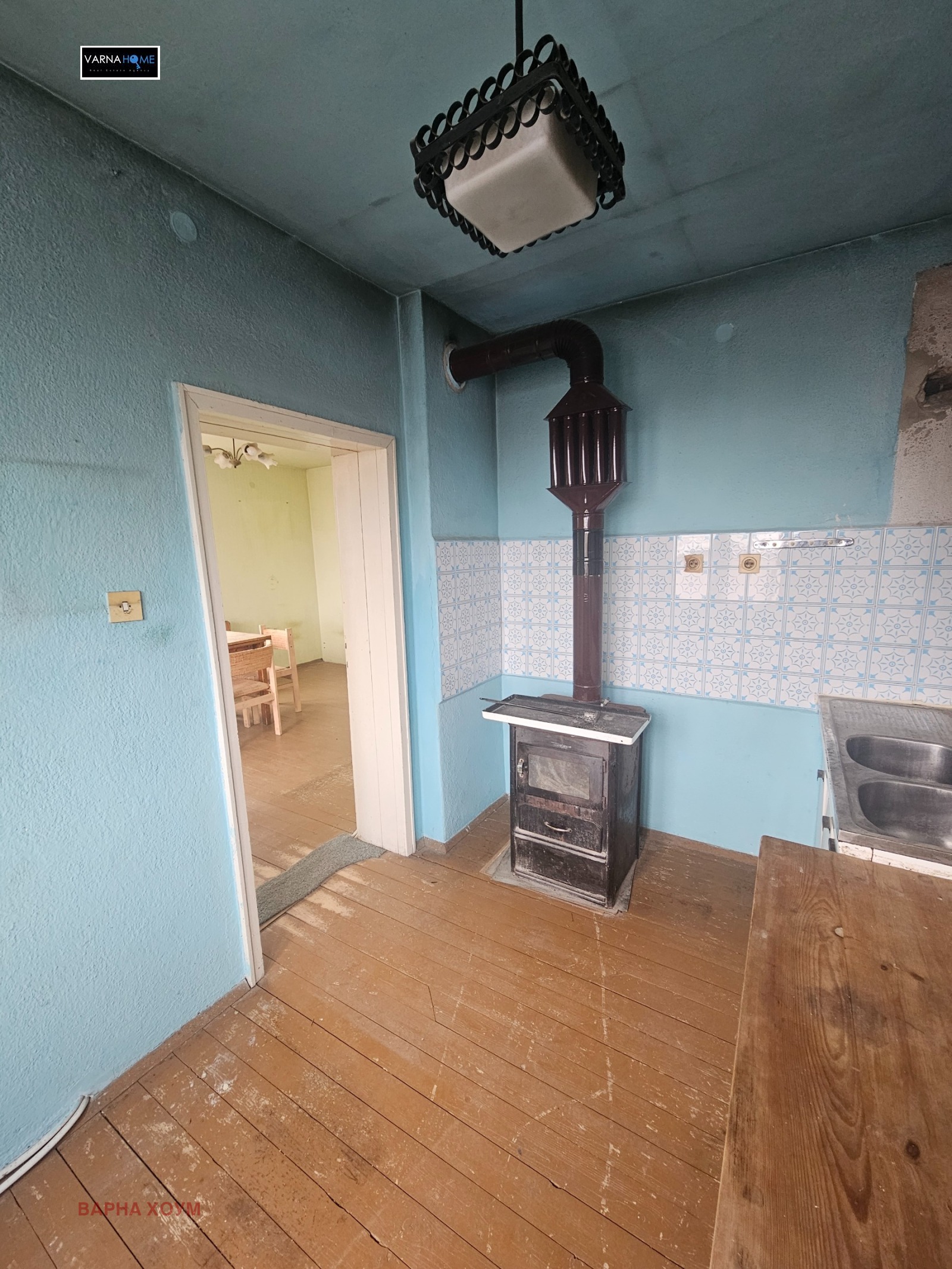 Продава ЕТАЖ ОТ КЪЩА, гр. Варна, Галата, снимка 3 - Етаж от къща - 54071350