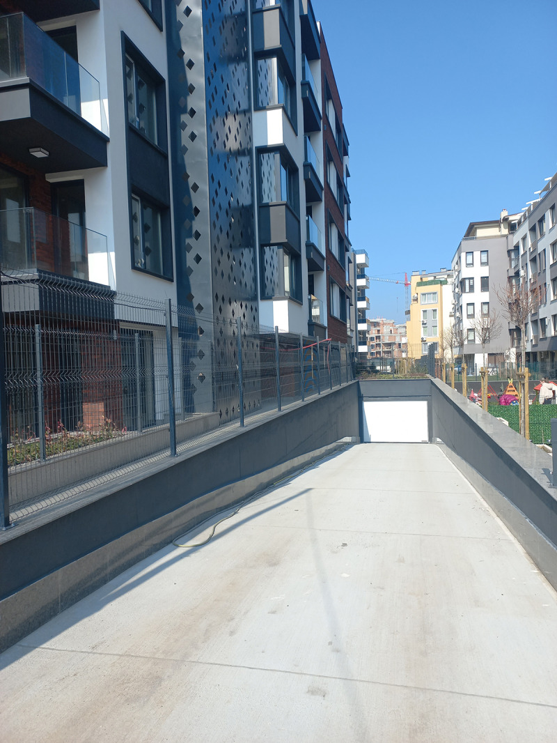 Продава ГАРАЖ в град София, Малинова долина - 43 кв.м / 36 900 € » 72 170.13 лв., АГЕНЦИИ ИЗТОК - ОФИС ИМОТ ПЛЮС