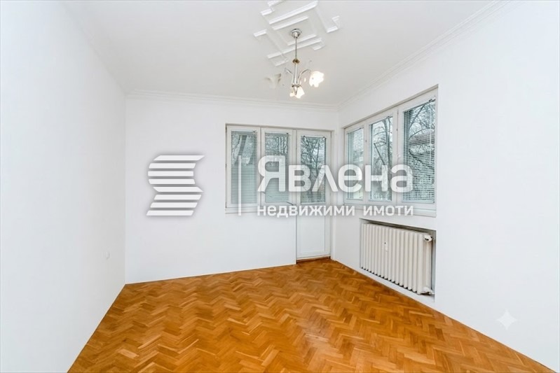 Продава 3-СТАЕН, гр. София, Център, снимка 2 - Апартаменти - 55083032