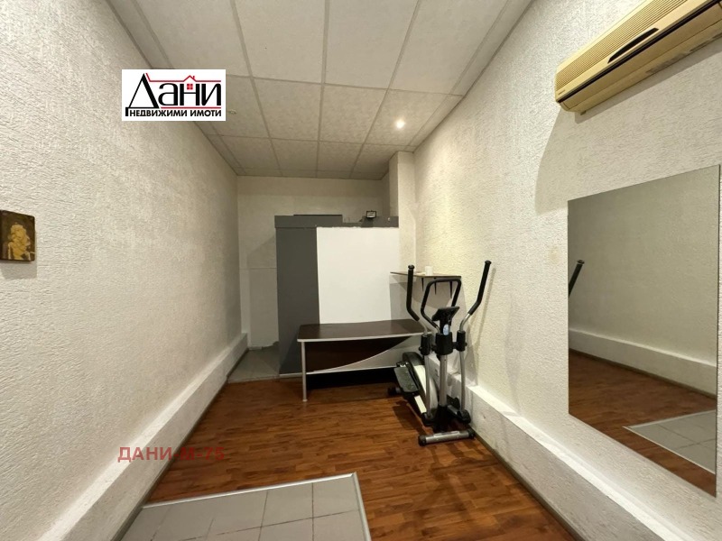 Продава ГАРАЖ, ПАРКОМЯСТО, град Шумен, Военно училище • 45000 лв. • 20461655 — Holmes.bg