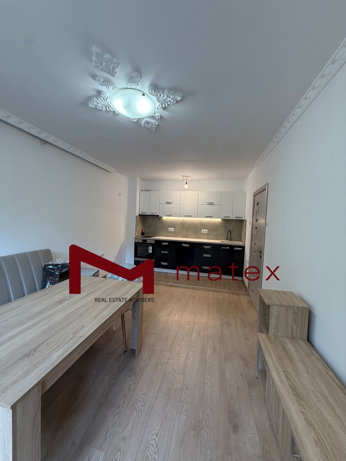 Продава 3-СТАЕН, гр. Варна, Лятно кино Тракия