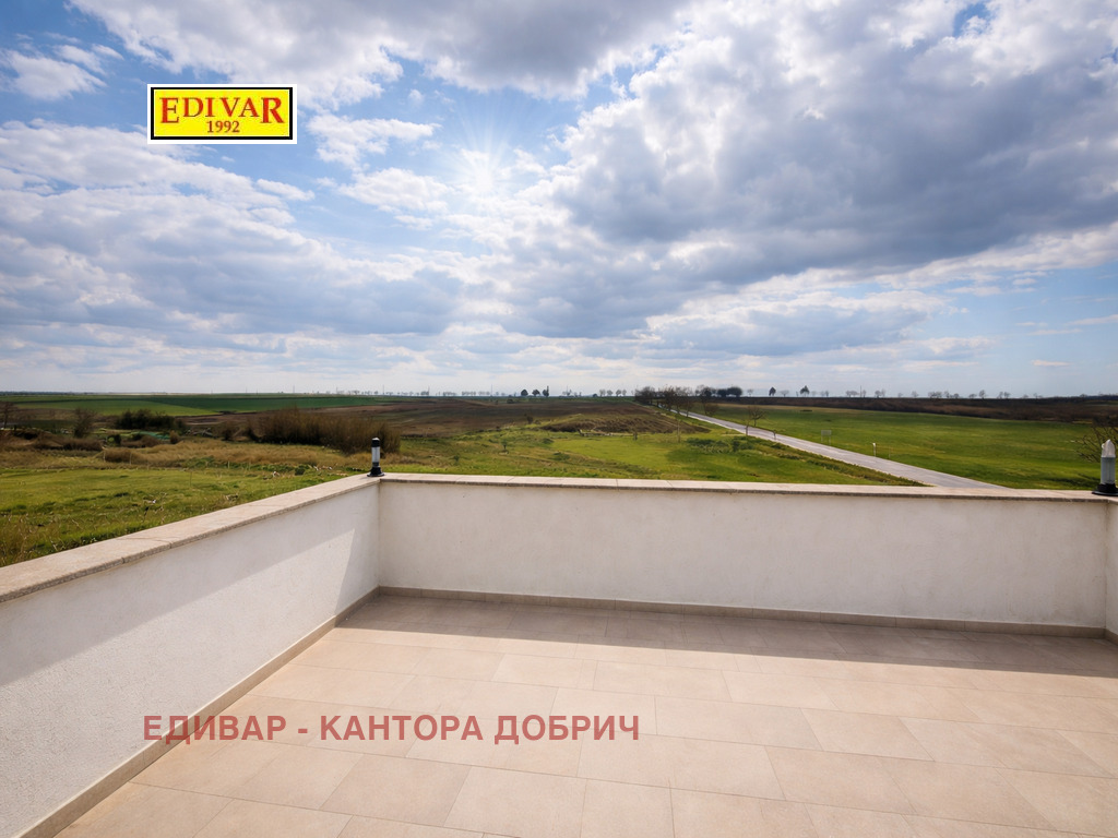 Продава КЪЩА, с. Полковник Свещарово, област Добрич, снимка 2 - Къщи - 53969524
