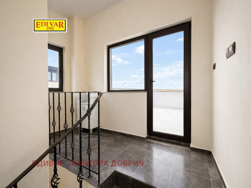 Продава КЪЩА, с. Полковник Свещарово, област Добрич, снимка 11 - Къщи - 53969524