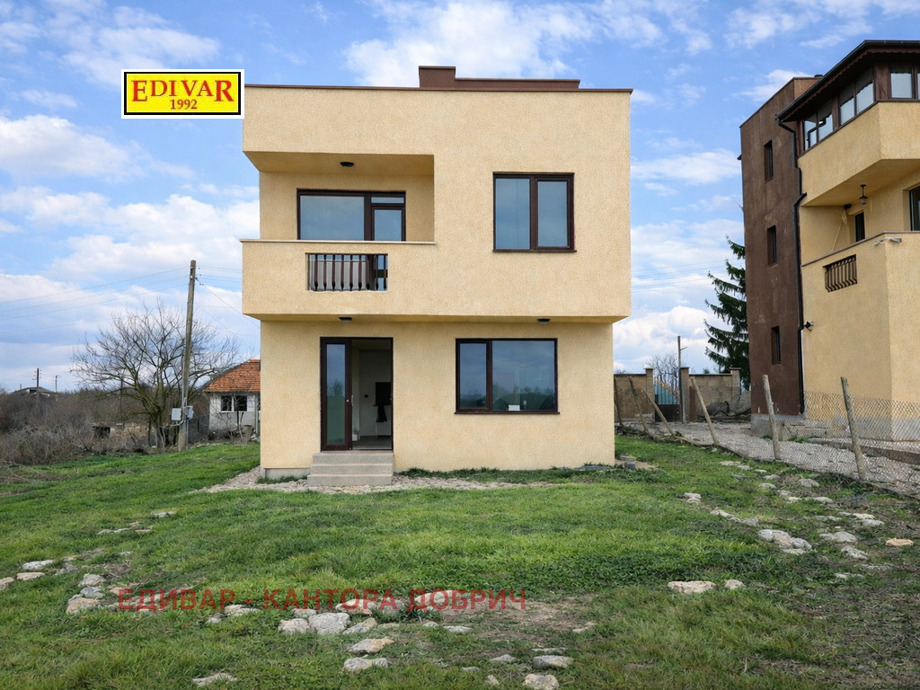 Продава КЪЩА, с. Полковник Свещарово, област Добрич