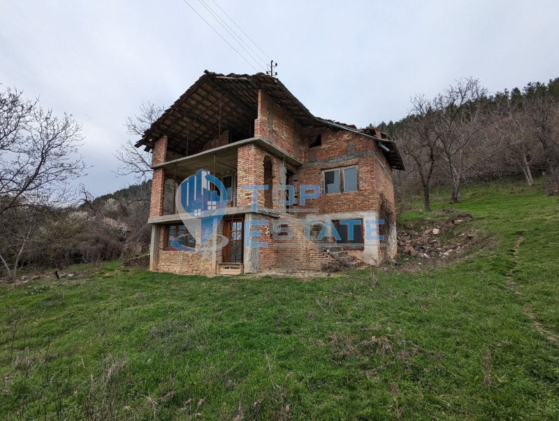 Продава КЪЩА в област Велико Търново, с. Вишовград - 160 кв.м / 23 008.13 € » 45 000 лв., ТОП ЕСТЕЙТ