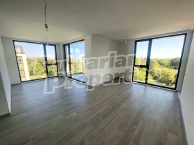 Продава 3-стаен град Варна к.к. Св.Св. Константин и Елена - [1] 