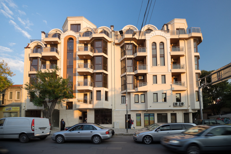 Продава  3-стаен град Варна , Лятно кино Тракия , 101 кв.м | 67784270 - изображение [2]