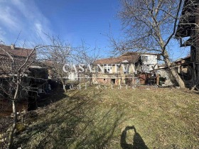 House Tsarkva, Pernik 4