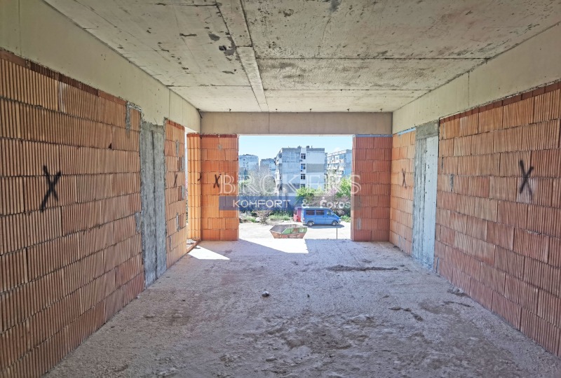 Продава  3-стаен, град Варна, Изгрев •  155 000 EUR • ID 85017204 — holmes.bg - [1] 