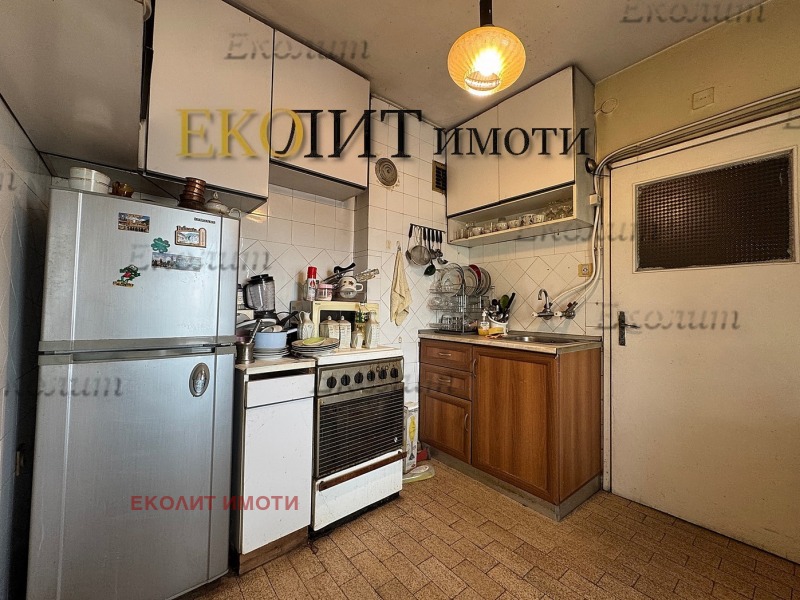 Продава МНОГОСТАЕН, гр. Монтана, Идеален център, снимка 2 - Апартаменти - 53427418