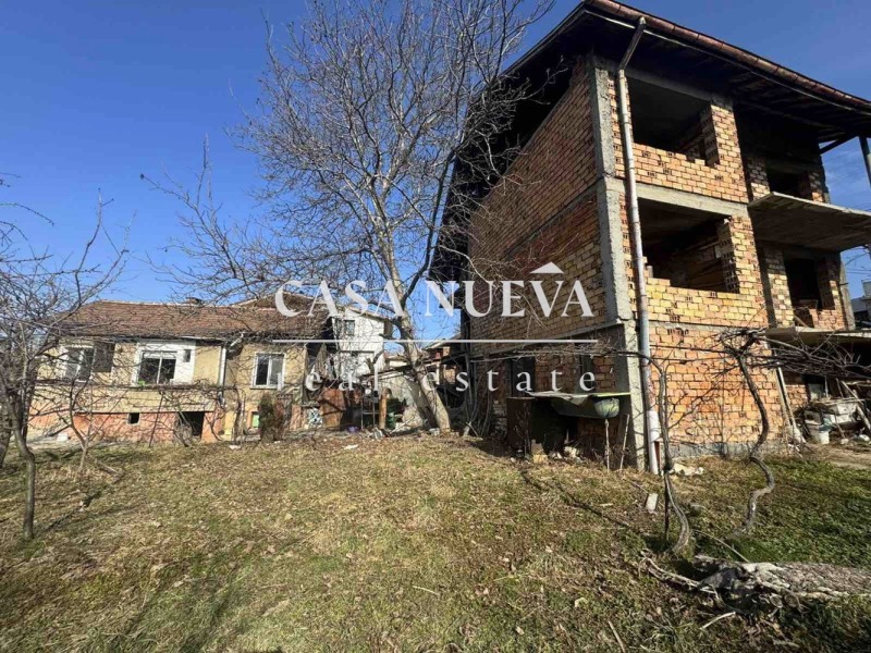 Продава КЪЩА, гр. Перник, Църква, снимка 1 - Къщи - 49211584