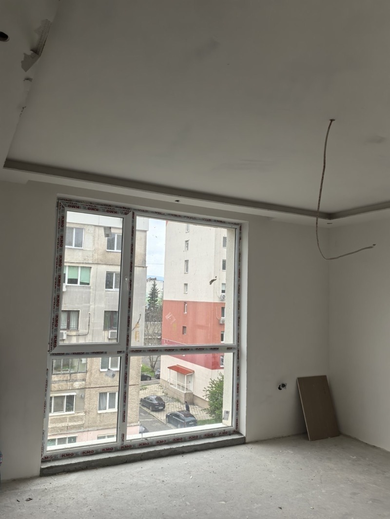 Na prodej  2 ložnice Pernik , Iztok , 75 m2 | 93585371 - obraz [3]