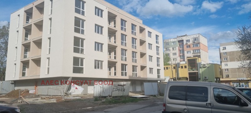 Продава 3-СТАЕН, гр. Перник, Изток, снимка 1 - Aпартаменти - 48592576