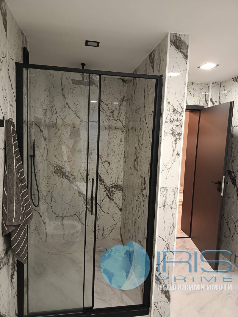 Продава МНОГОСТАЕН, гр. Шумен, Център, снимка 12 - Апартаменти - 52525421