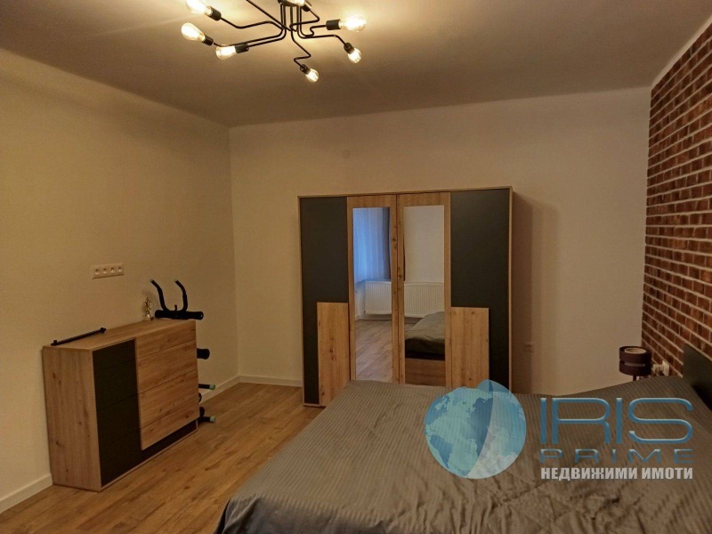 Продава МНОГОСТАЕН, гр. Шумен, Център, снимка 5 - Апартаменти - 52525421