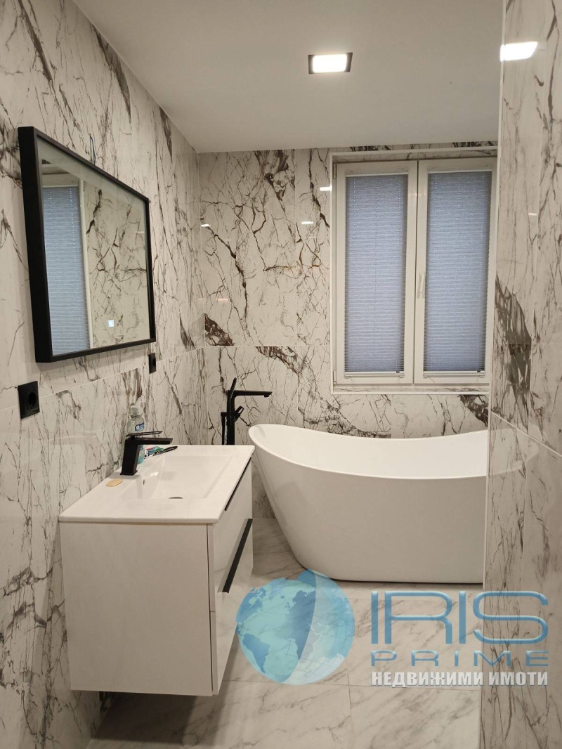 Продава МНОГОСТАЕН, гр. Шумен, Център, снимка 9 - Апартаменти - 52525421