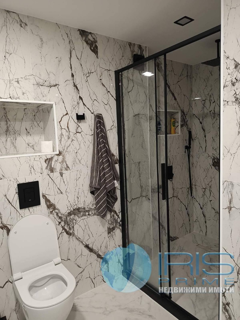 Продава МНОГОСТАЕН, гр. Шумен, Център, снимка 11 - Апартаменти - 52525421