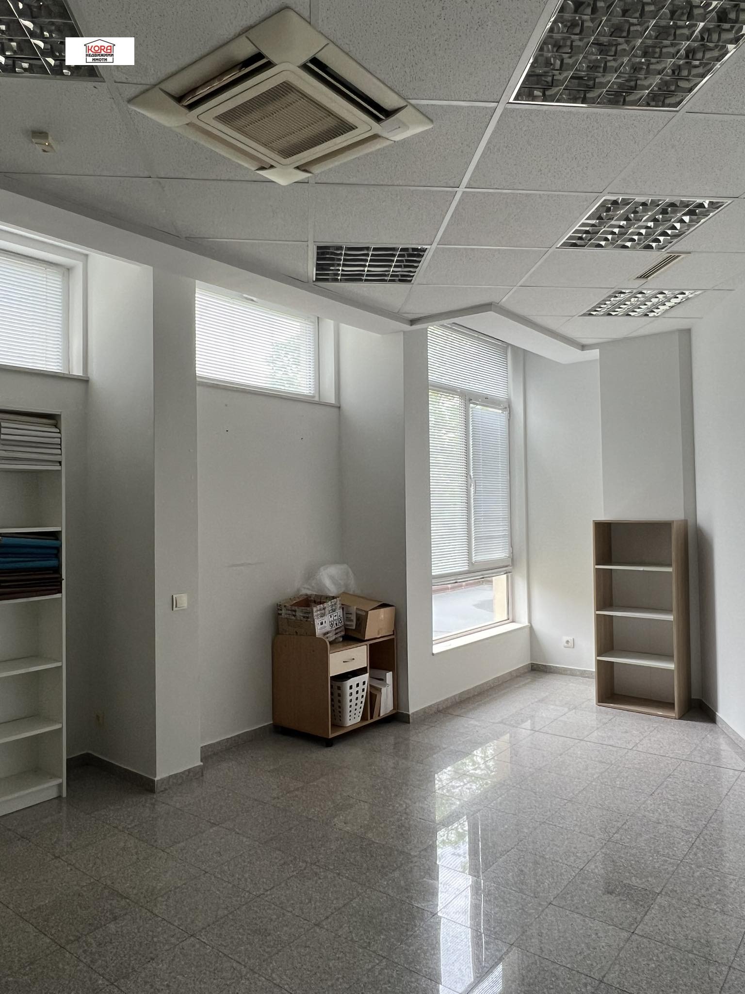 Продава МАГАЗИН, гр. Плевен, Идеален център, снимка 2 - Магазини - 43921988