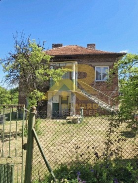 Hus Teva, Pernik