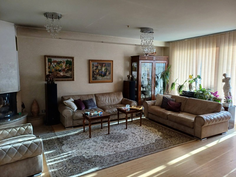 Продава  3-стаен, град София, Лагера •  450 000 EUR • ID 23974909 — holmes.bg - [1] 