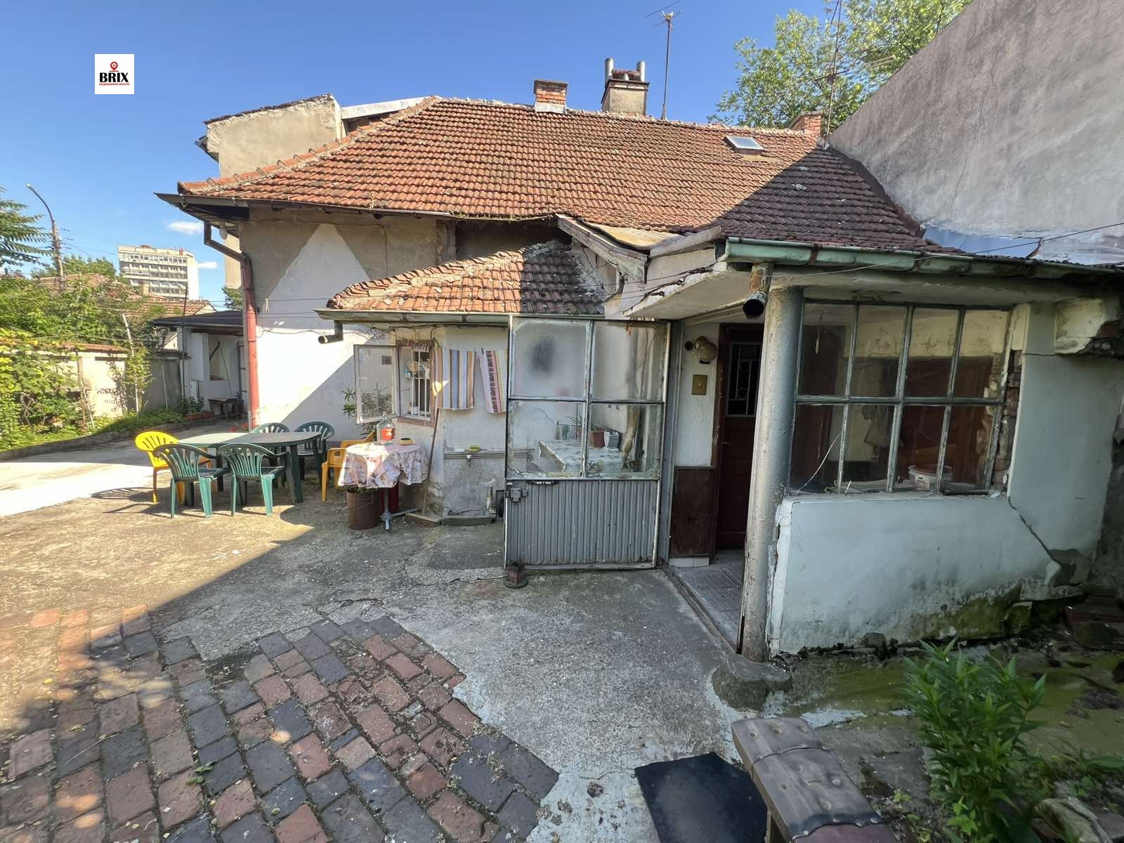 Продава КЪЩА, гр. Русе, Широк център