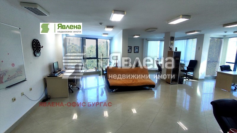 Продава МНОГОСТАЕН, гр. Бургас, Лазур, снимка 1 - Aпартаменти - 48230252