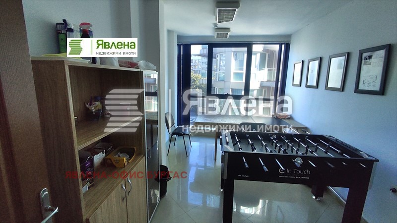 Продава МНОГОСТАЕН, гр. Бургас, Лазур, снимка 3 - Aпартаменти - 48230252