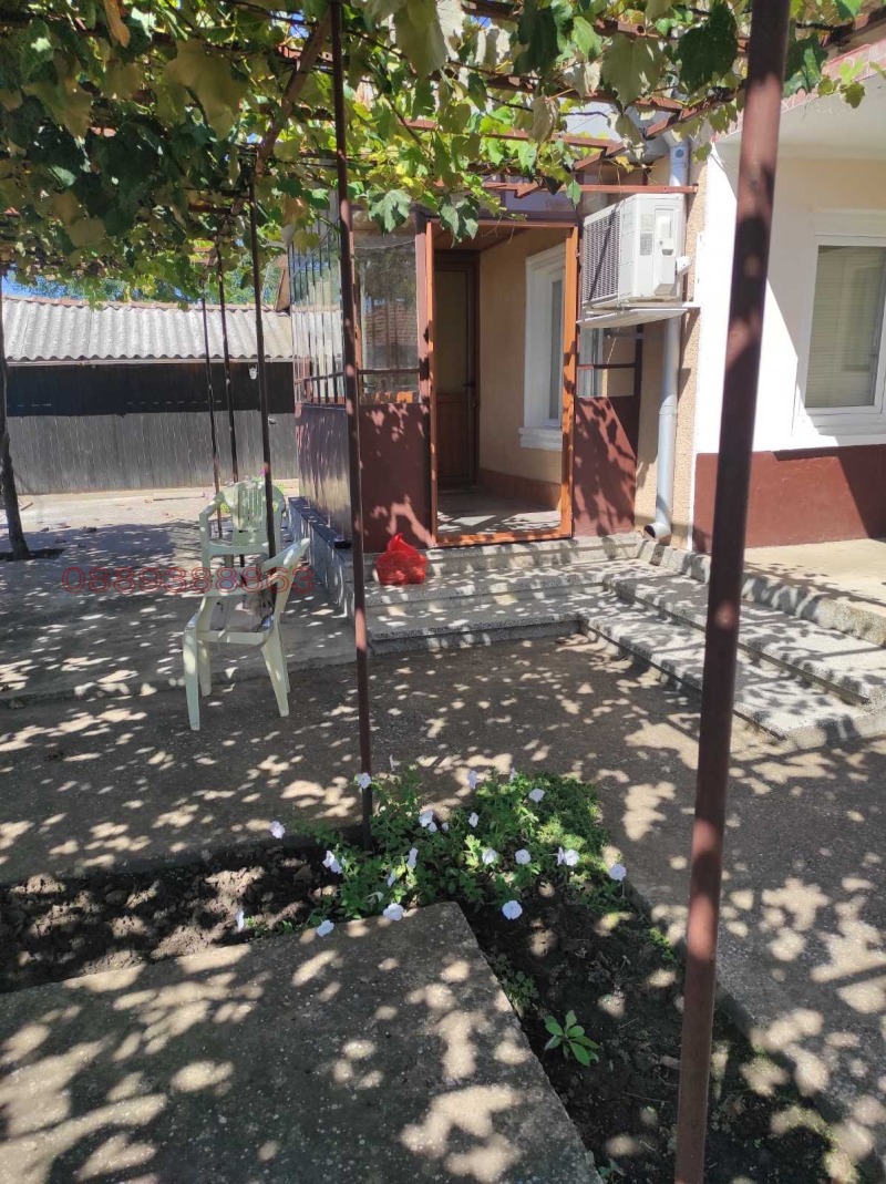 Продава КЪЩА, гр. Генерал Тошево, област Добрич, снимка 3 - Къщи - 52780475