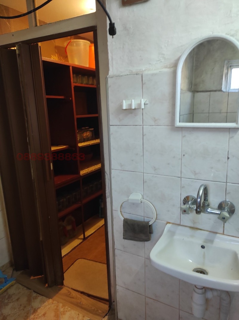 Продава КЪЩА, гр. Генерал Тошево, област Добрич, снимка 17 - Къщи - 52780475