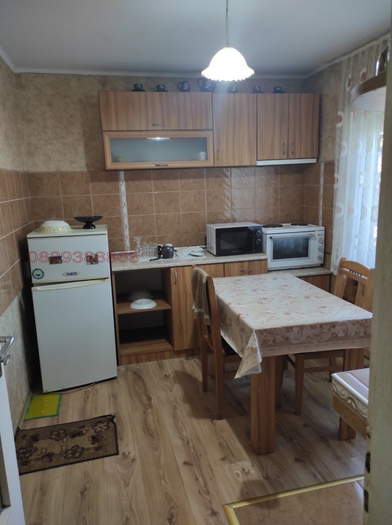 Продава КЪЩА, гр. Генерал Тошево, област Добрич, снимка 13 - Къщи - 52780475