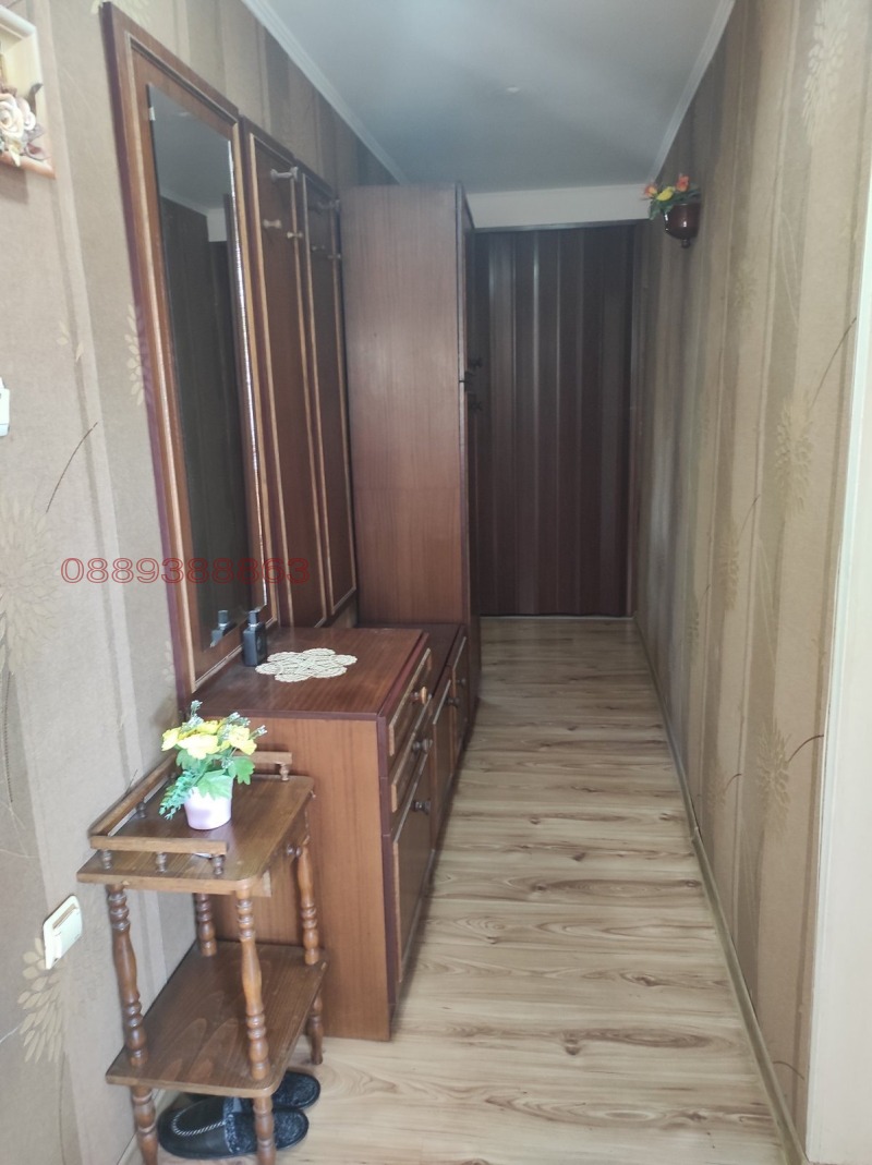 Продава КЪЩА, гр. Генерал Тошево, област Добрич, снимка 8 - Къщи - 52780475