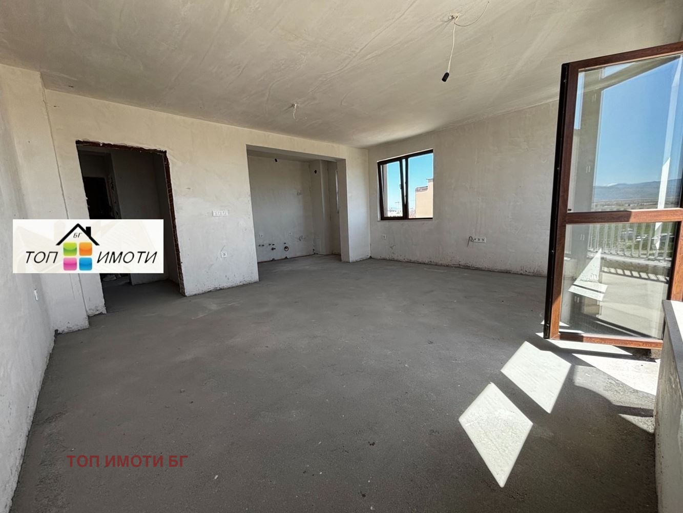 Продава 4-СТАЕН, гр. Пловдив, Остромила, снимка 2 - Апартаменти - 54916607