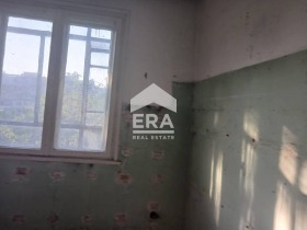 1 Schlafzimmer Tschajka, Warna