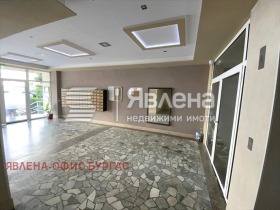 2-стаен град Бургас, Изгрев 9