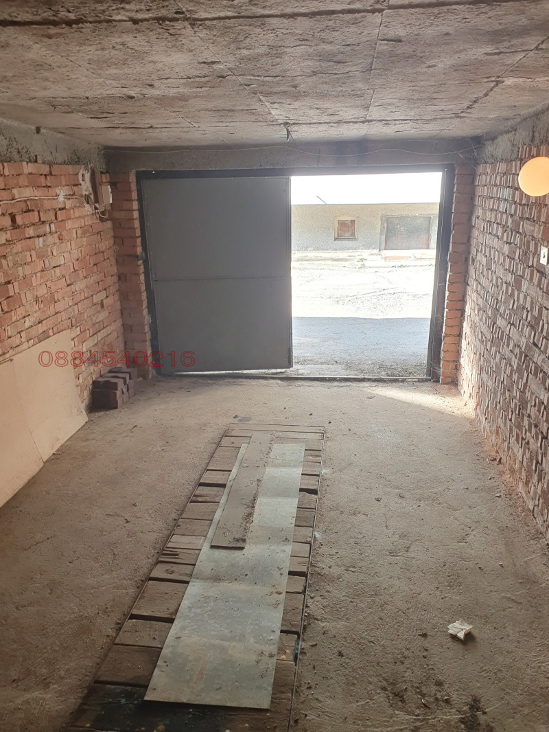 Продава ГАРАЖ в град Добрич, ЖП Гара - 16 кв.м / 15 000 € » 29 337.45 лв.
