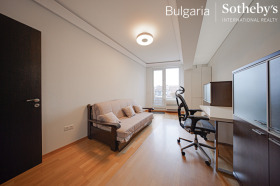 3+ camere da letto Tsentar, Sofia 15