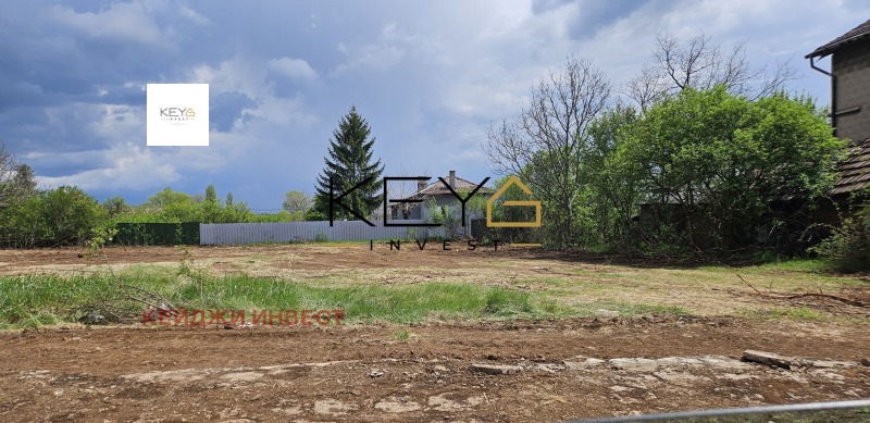 In vendita  Complotto Sofia , Iana , 674 mq | 61332996