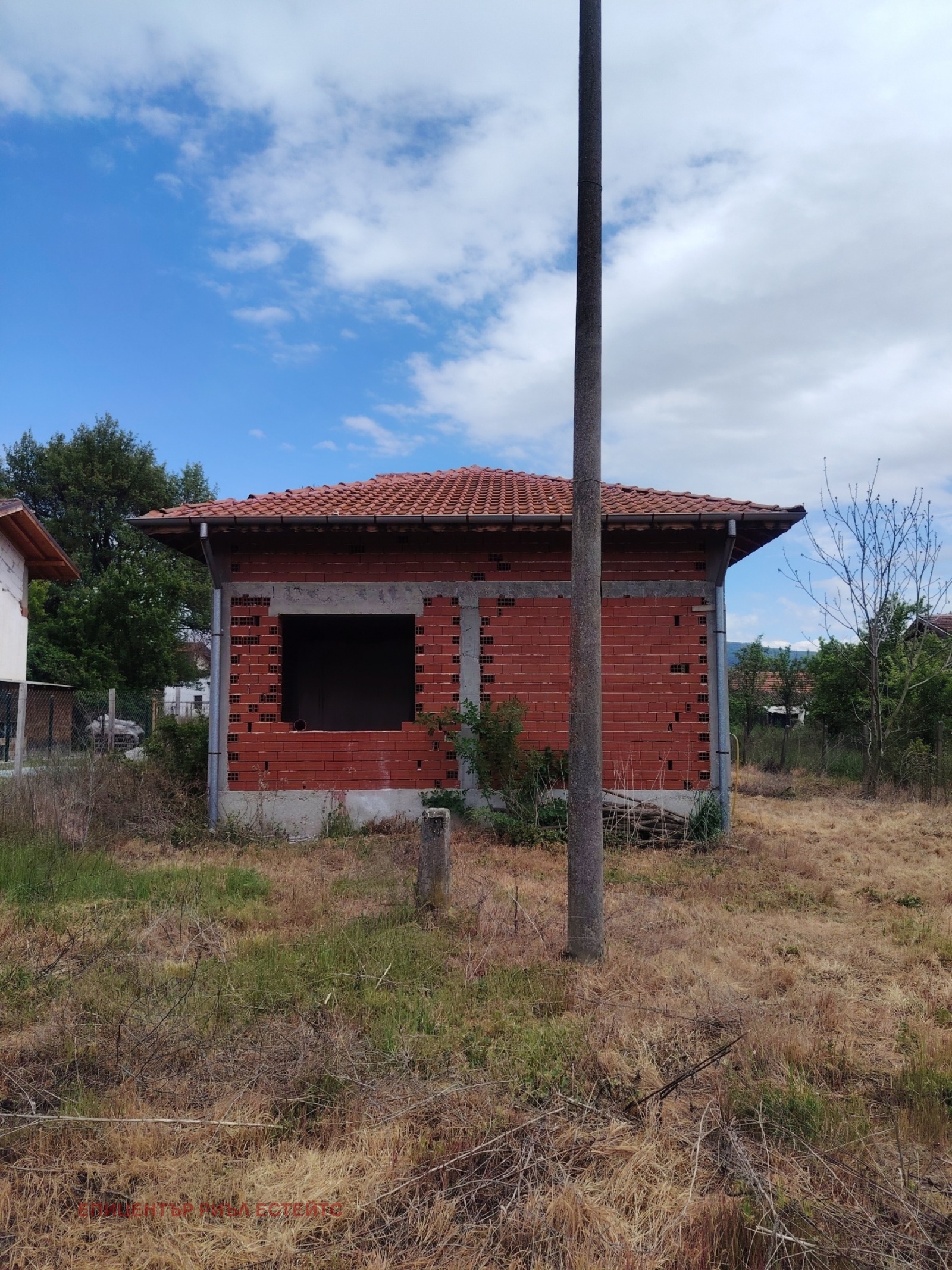 Продава КЪЩА, с. Долна Диканя, област Перник