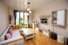 1 quarto Centar, Sofia