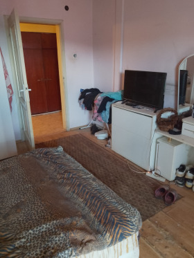 2 camere da letto Pliska, Montana 7