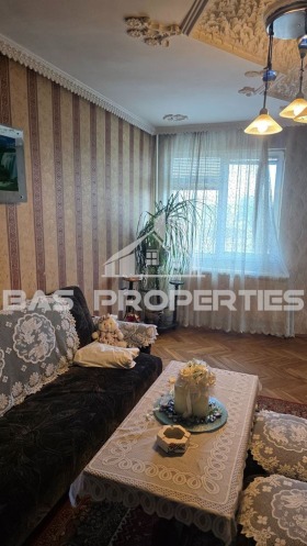 Продава  4-стаен, град София