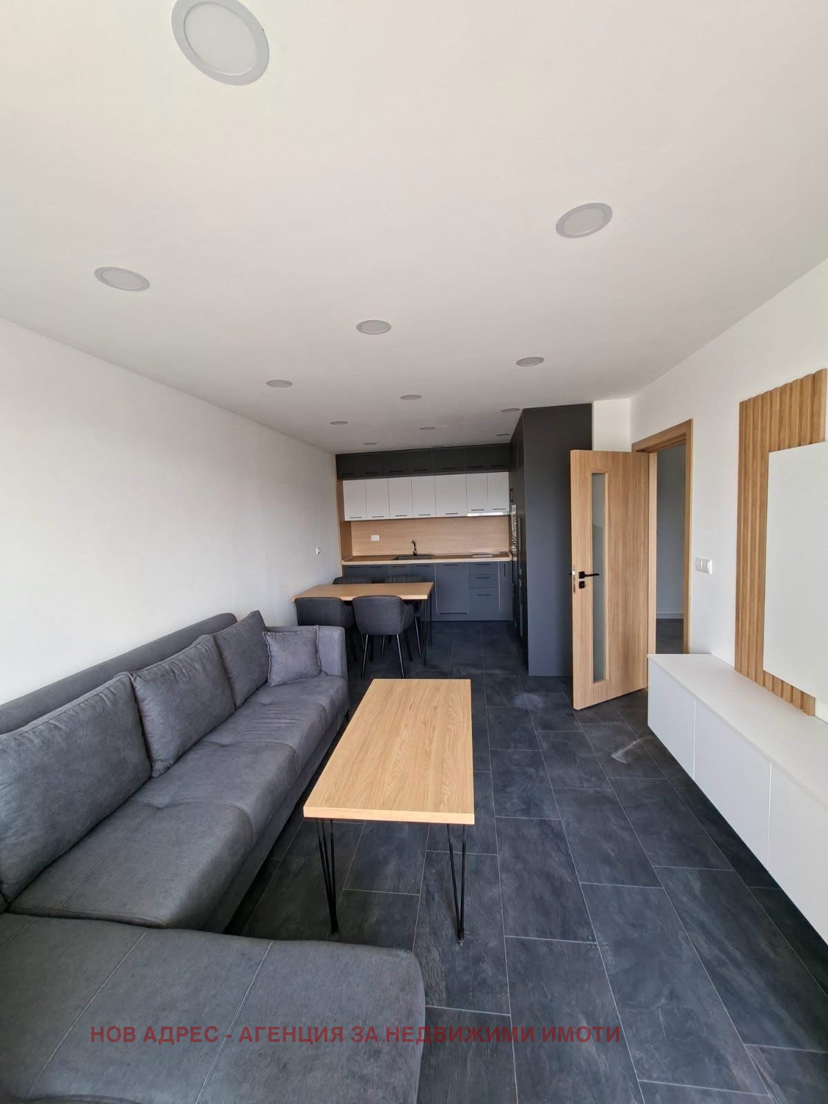 Продава 2-СТАЕН, гр. Търговище, Вароша, снимка 2 - Апартаменти - 56518423