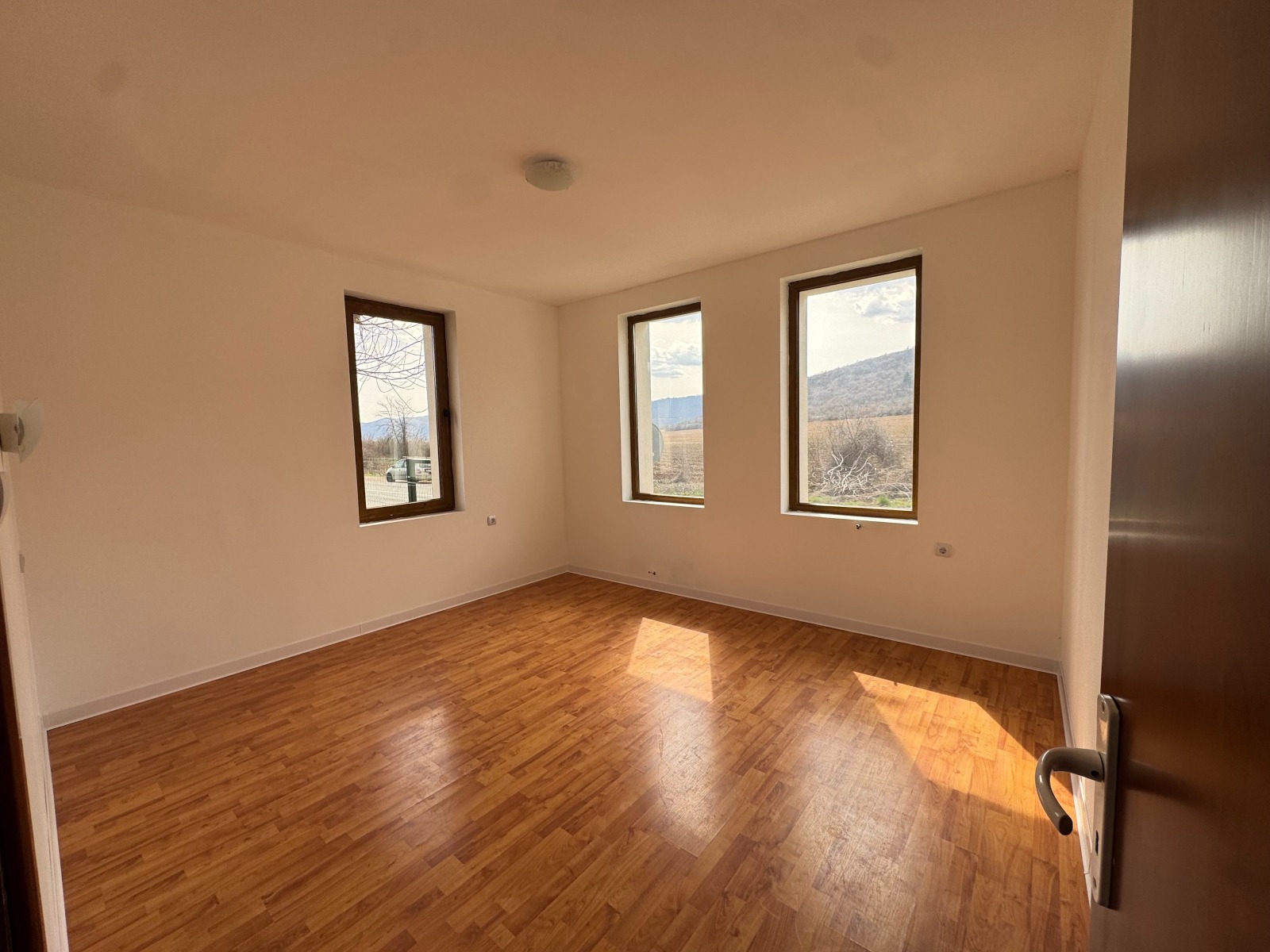 Продава КЪЩА, гр. Ябланица, област Ловеч, снимка 9 - Къщи - 54079697